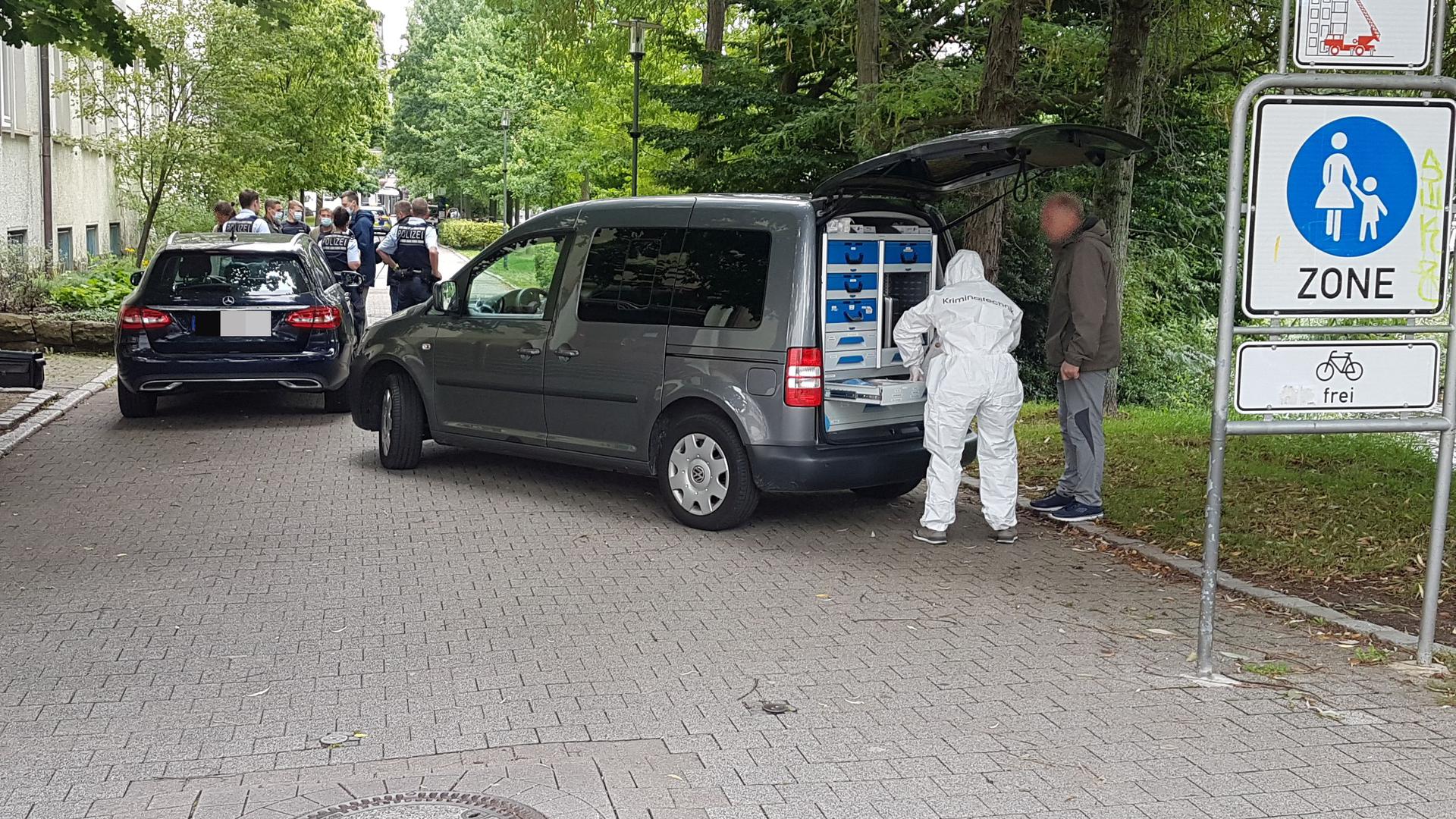 In Pforzheim ist am Dienstag ein Toter gefunden worden.