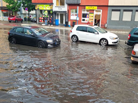 In Pforzheim und dem Enzkreis standen nach einem Unwetter am Montagabend mehrere Straßen unter Wasser. 