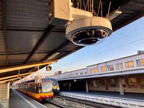 Scharfgestellt: Das Videoüberwachungssystem am Hauptbahnhof in Pforzheim soll der Bundespolizei Daten liefern.