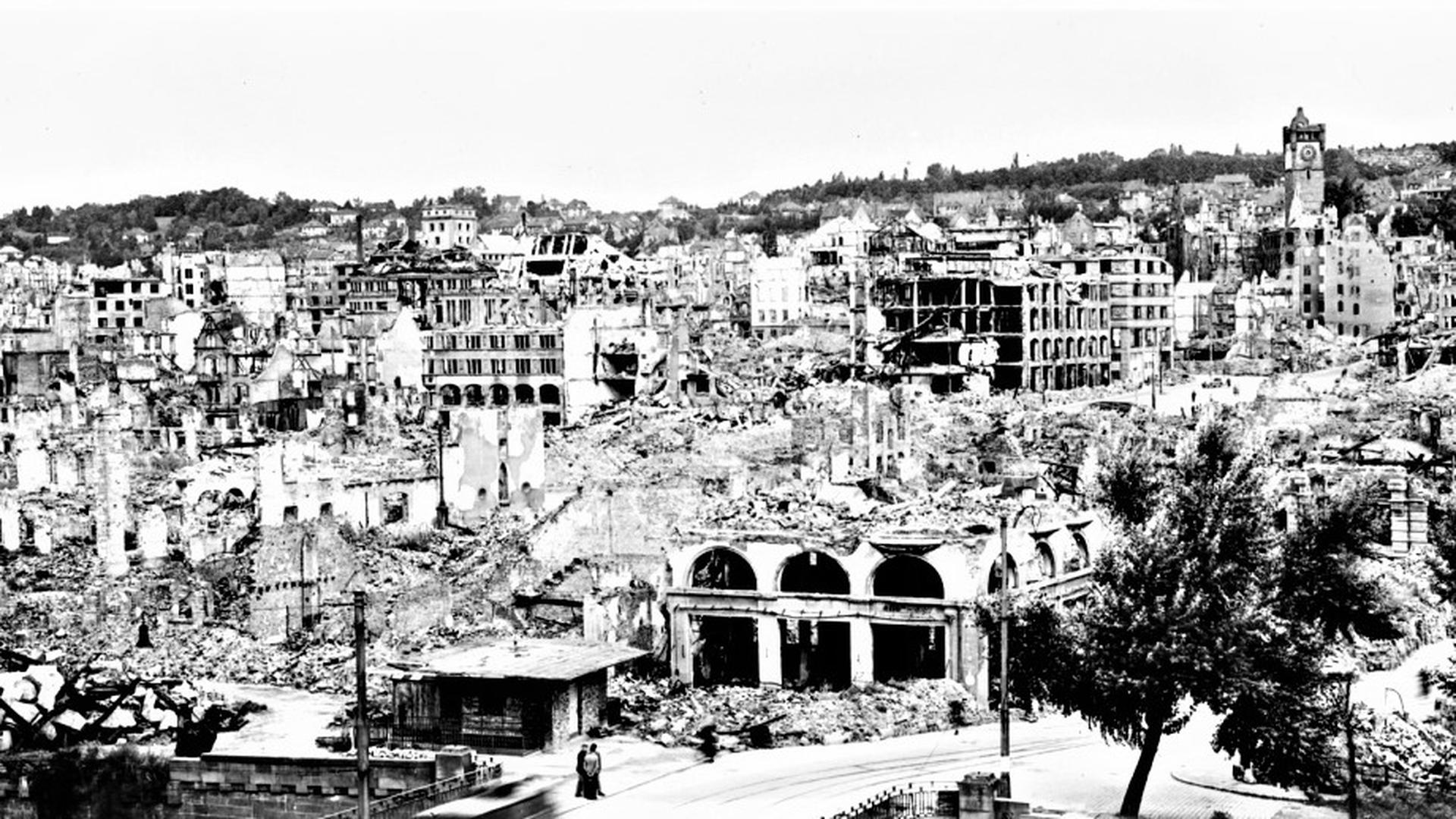 Foto der zerstörten Pforzheimer Innenstadt nach dem Luftangriff am 23. Februar 1945.