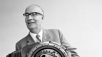 Felix Wankel (1902 – 1988) NSU setzte mit seinem „RO 80“ auf den von Felix Wankel entwickelten Doppel-Rotor-Kreiskolbenmotor.  
