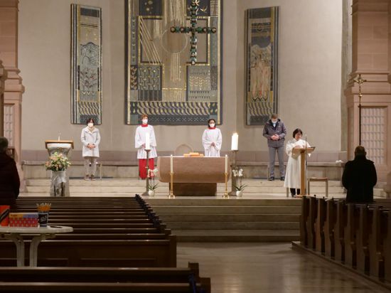 Nach der coronabedingten Zwangspause dürfen die katholischen Gläubigen in pforzheim wieder Gottesdienste in den Kirchen feiern, wie hier am Samstagabend bei der Wortgottesfeier in St.Franziskus