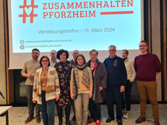 Die Koordinierungsgruppe der Bürgerbewegung #zusammenhalten Pforzheim. Rechts Co-Sprecher Christian Schmidt.