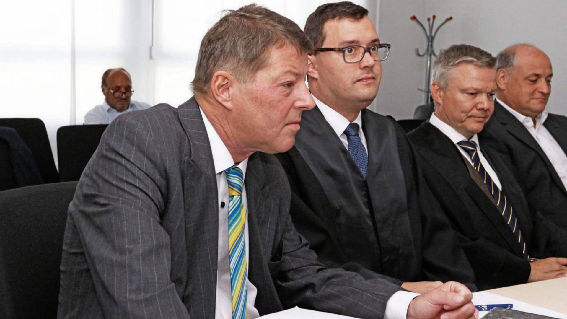 Vor Gericht: Die Ex-Geschäftsführer Roger Heidt (links) und Thomas Engelhard (rechts) klagen gegen die Stadtwerke Pforzheim, die zu 65 Prozent der Stadt gehören. Ein Verkündigungstermin wurde nun auf den 28. November verschoben.