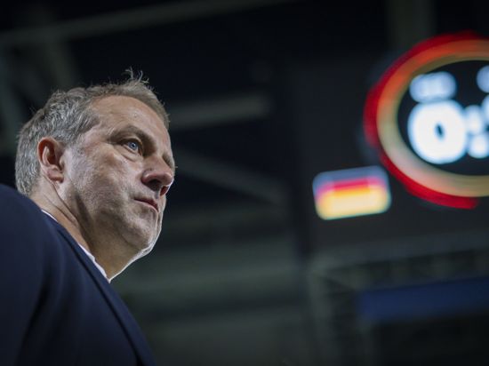 Bundestrainer Hansi Flick beim Spiel der deutschen Fußball-Nationalmannschaft gegen Kolumbien.