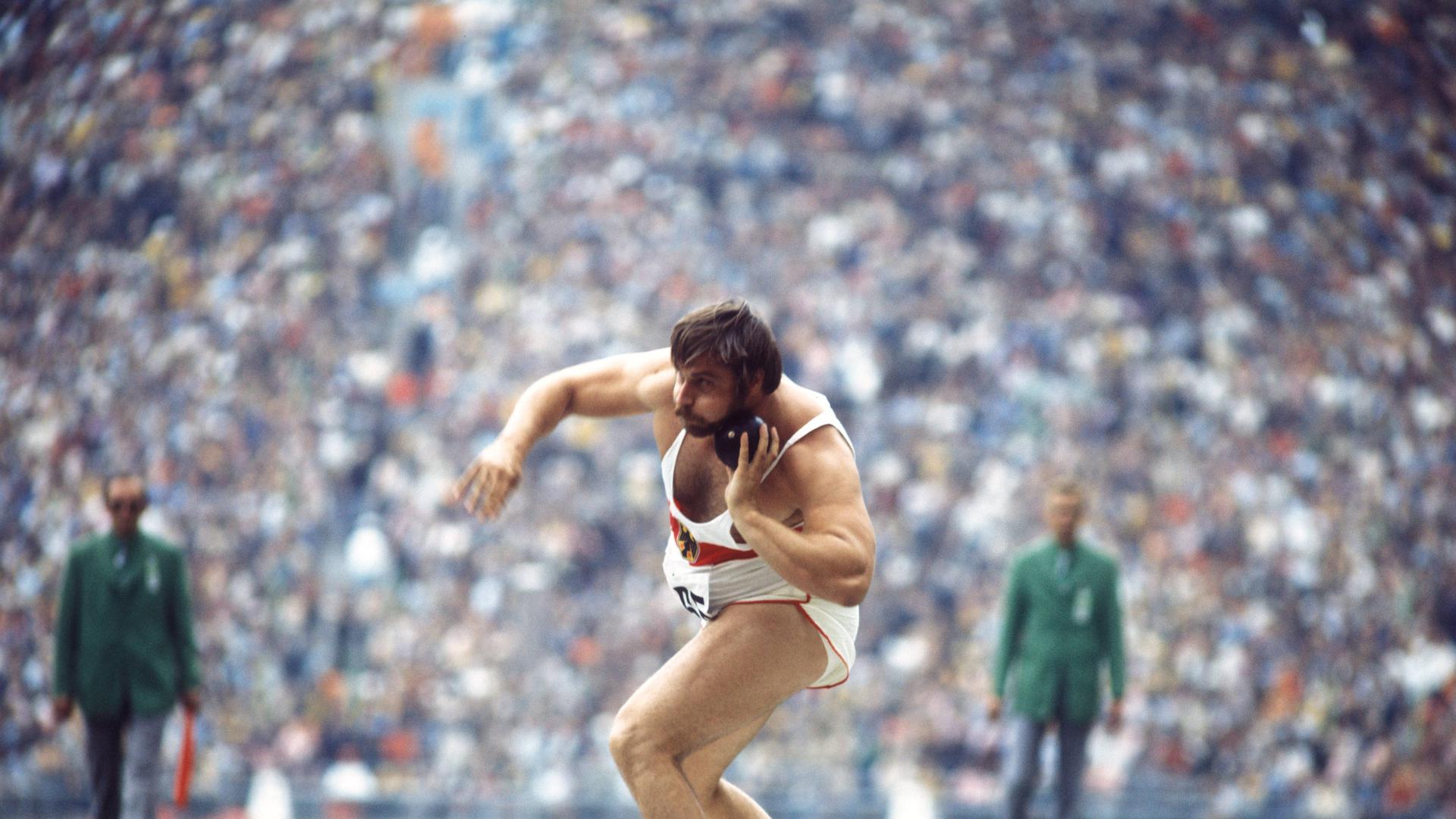Der in Gochsheim geborene Kugelstoßer Traugott Glöckler bei einem seiner Versuche bei den Olympischen Spielen in München im September 1972.