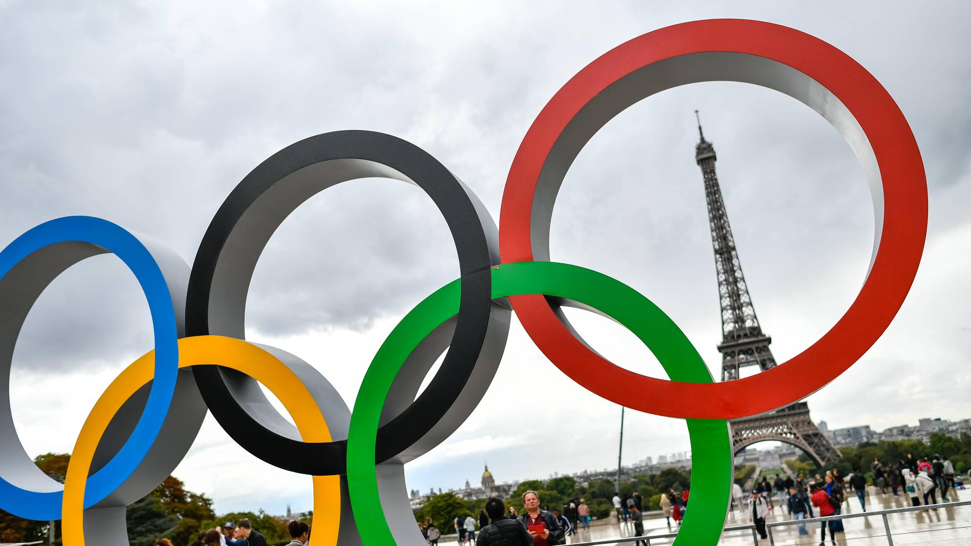 September 18, 2017 - Paris, France - After wining the 2024 olympic organisation, Paris put the Olympics Rings at the place of Honor in front of the Eiffel tower at the Trocadero s place, in Paris, France, on September 18, 2017. Olympics Rings in Paris PUBLICATIONxINxGERxSUIxAUTxONLY - ZUMAn230 20170918_zaa_n230_595 Copyright: xJulienxMattiax  