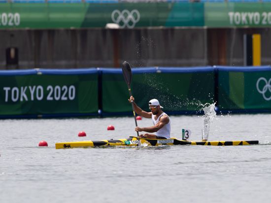 August 02, 2021: Saeid Fazloula 147 of Refugee Olympic Team in Men s Kayak 1000m race during the Canoe Sprint Heats at Sea Forest Waterway in Tokyo, Japan. /CSM Tokyo Japan - ZUMAc04_ 20210802_zaf_c04_014 Copyright: xDanielxLeax 