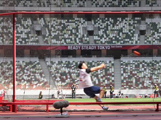 May 9, 2021, Tokyo, Japan - A Japanese athlete competes in the men s hammer throw at a track and field meet for a test event of the Tokyo 2020 Olympic Games, Olympische Spiele, Olympia, OS at the national stadium in Tokyo on Sunday, May 9, 2021. Noxthirdxpartyxsales PUBLICATIONxNOTxINxJPN 0117311956st 