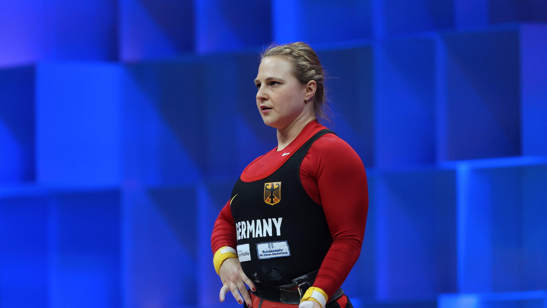  GOLD OLYMPIC QUALIFICATION EVENT European Weightlifting Championships. WOMEN SE 64. KUSTERER Sabine GER. PUBLICATIONxNOTxINxRUS