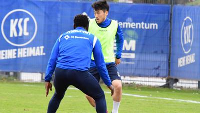 Wieder am Ball: Kyoung-Rok Choi nahm beim Karlsruher SC am Dienstag erstmals wieder am Mannschaftstraining teil. 