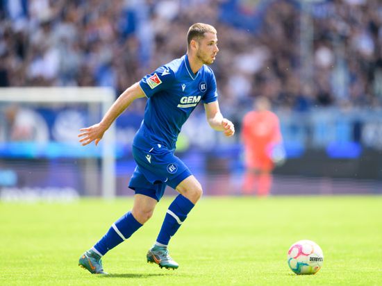 Der Karlsruher SC hätte Leon Jensen auch nächste Saison noch gerne in seinen Reihen, doch der Mittelfeldspieler sondiert noch seine Möglichkeiten. 