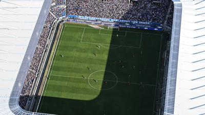 Im neuen Wildparkstadion sahen am Mittwochabend 34.000 Fußballfans das offizielle Eröffnungsspiel gegen den FC Liverpoool. 