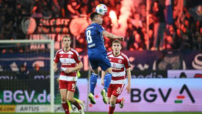 KSC-Kapitän Jérome Gondorf wird nach dieser Saison mit dem Profifußball Schluss machen. Am Samstagabend erzielt er beim 2:2 gegen Düsseldorf einen Kopfballtreffer, am Sonntag verkündet er diese Entscheidung. 