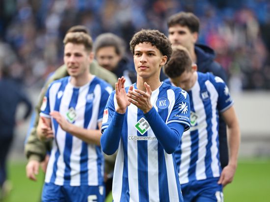 Nach dem Schützenfest gegen den 1. FC Magdeburg war der 17 Jahre alte Zweitliga-Debütant Louey Ben Farhat mit sich und der Welt zufrieden. 