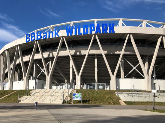Das neue Wildparkstadion ist das Ergebnis jahrzehntelanger Debatten um den Bau einer modernen Fußballspielstätte für Karlsruhe. 