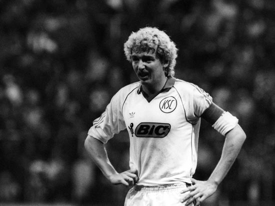 Kaptän mit kesser Frisur: Gerd Bold war in der Bundesligasaison 1981/1982 der Anführer beim KSC, der eine Revolte anzettelte.