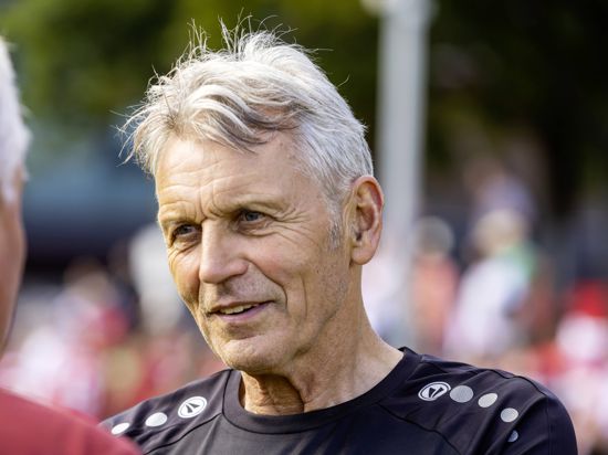 Trauer um ein KSC-Urgestein: Rainer Ulrich verstarb im Alter von 73 Jahren an Herzversagen. 