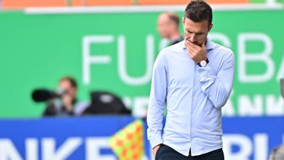 Anlass für Sorgenfalten gab dem Trainer Christian Eichner die Defensivleistung der Karlsruher Mannschaft bei der in Fürth tgrotz Überzahl kassierten 3:4-Niederlage. 