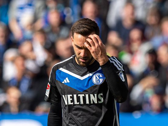 Die Schalker um ihren Top-Torjäger Kenan Karaman bleiben sich und Beobachtern in dieser Saison ein Rätsel. Noch acht Spiele bleibt der Mannschaft von Karl Geraerts, um aus dieser Saison mit einem königsblauen Auge zu gehen. 