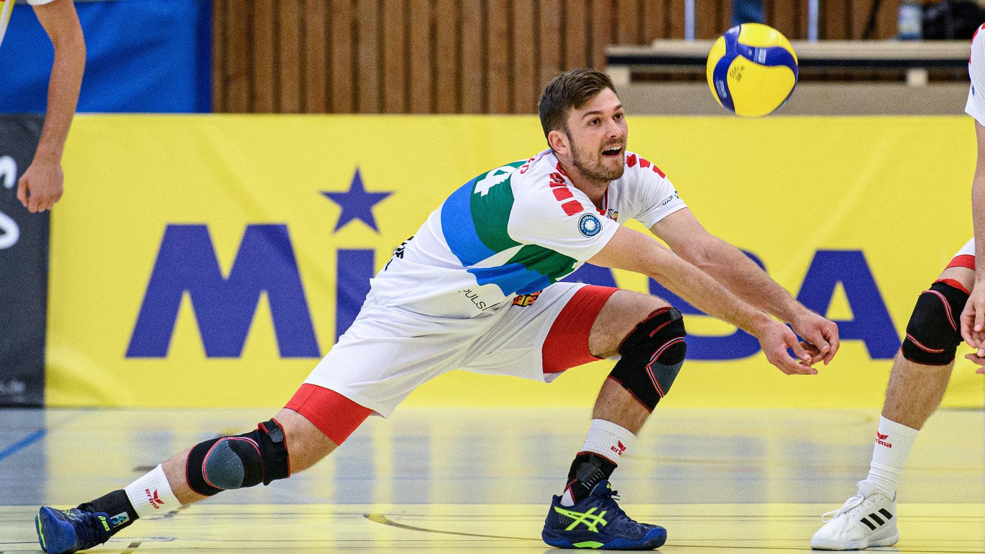 Abwehrstark: Volleys-Libero Benjamin Dollhofer ist eine wichtige Erfolgsstütze im Team des Karlsruher Zweitligisten.