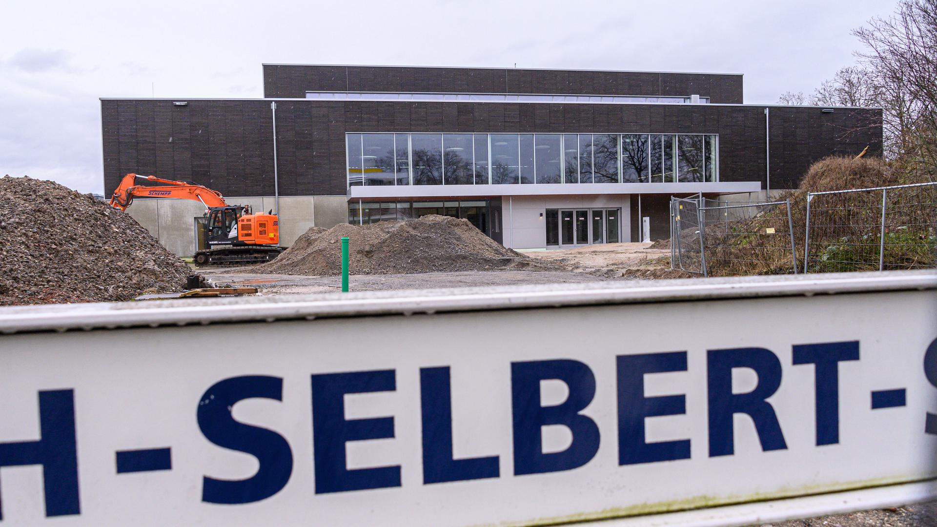 Aussenansicht der Bauarbeiten der Elisabeth-Selbert-Halle in Karlsruhe.

GES/ Sport allgemein/ Sportstaetten: Elisabeth-Selbert-Halle, 03.02.2021

