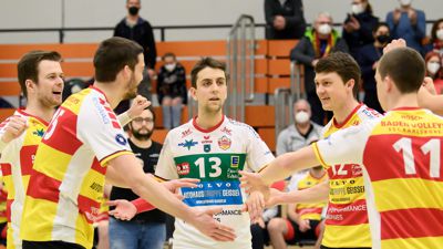 Jubel beim SSC. Mitte: Johannes Mahl (SSC).

GES/ Volleyball/ 2. Bundesliga-Sued: Baden Volleys SSC Karlsruhe - TG Mainz-Gonsenheim, 15.01.2022 --

