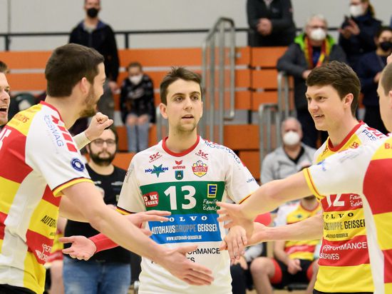 Jubel beim SSC. Mitte: Johannes Mahl (SSC).

GES/ Volleyball/ 2. Bundesliga-Sued: Baden Volleys SSC Karlsruhe - TG Mainz-Gonsenheim, 15.01.2022 --

