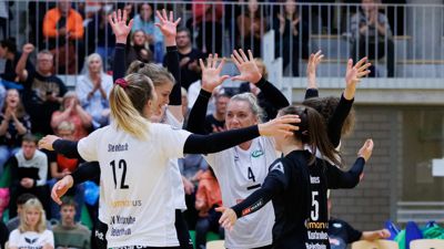 Punktejubel um Katrin Hahn (SVK)

GES/ Volleyball / 2. Bundesliga Frauen: SV Karlsruhe-Beiertheim - TV Altdorf, 24.09.2022
