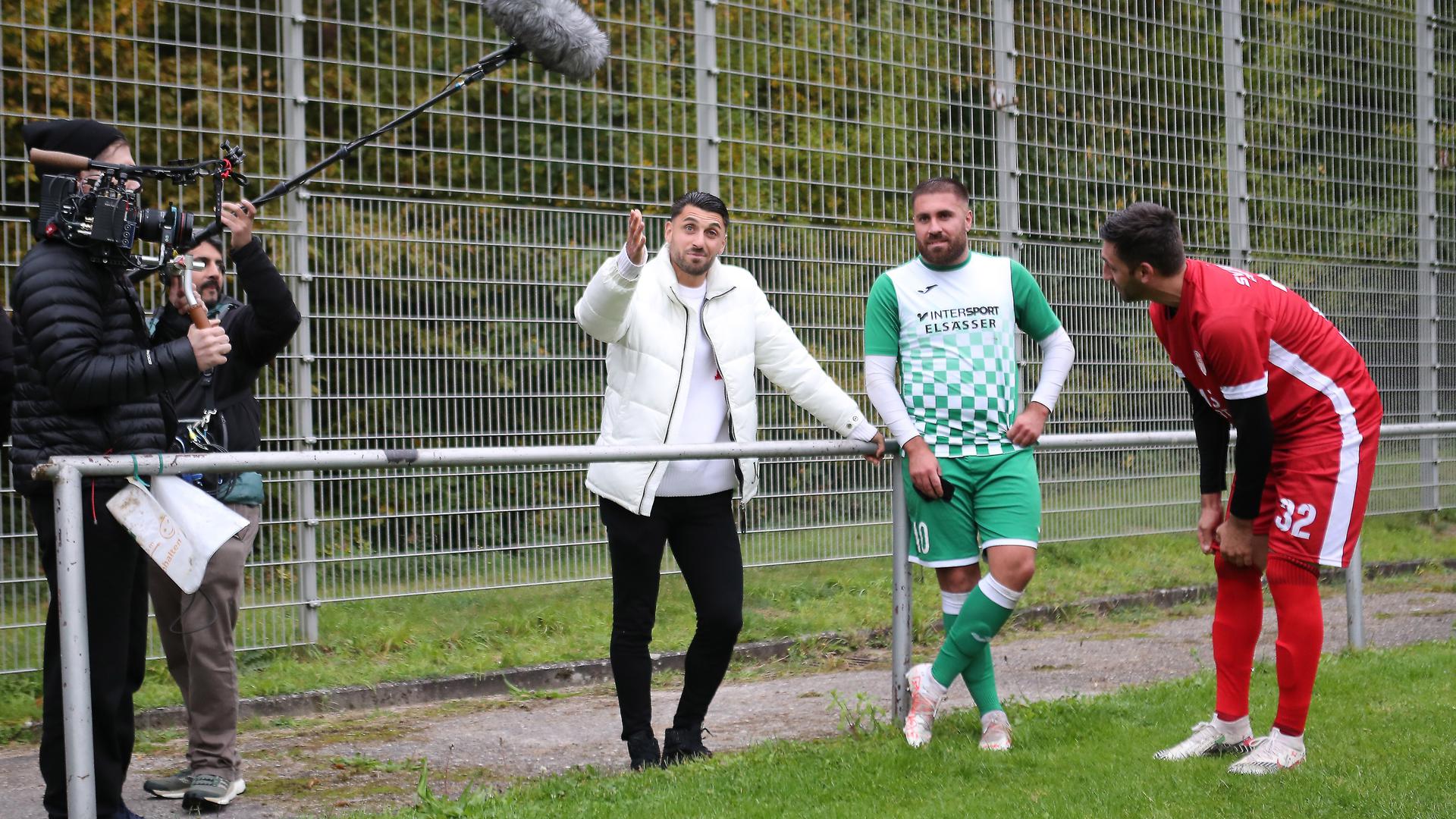 Grifo Vincenzo SC Freiburg_Giuseppe-Adriano Öschelbronn grün_Bruder Francesco Kickers PF rot_Fernsehteam TV Now