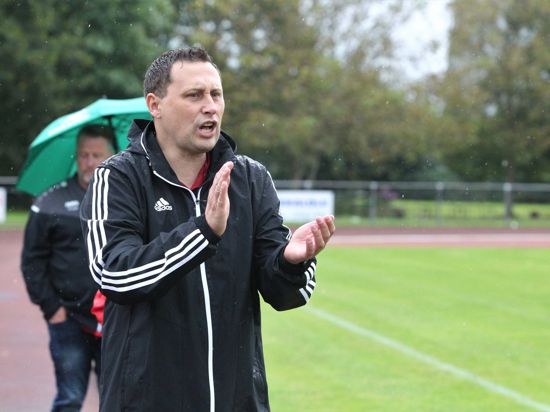 Antreiber am Spielfeldrand: Der frühere Bundesliga-Profi Dubravko Kolinger wünscht sich mehr Konstanz im Spiel des Bezirksligisten FV Ottersweier.