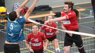 Spielszene beim Mixed Volleyball zwischen dem SC Baden-Baden und der VSG Ettlingen/Rüppurr