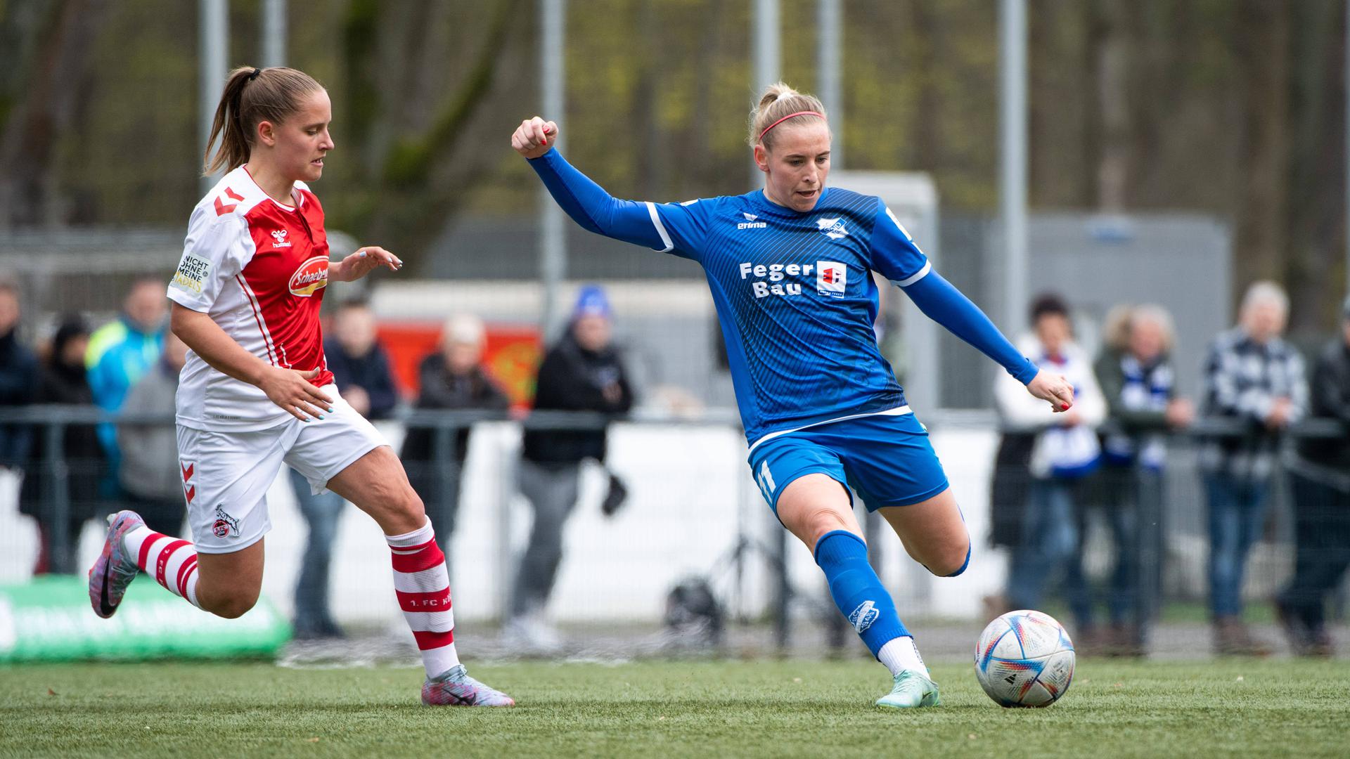 Als Alleinunterhalterin im Angriff des Fußball-Zweitligisten SC Sand erzielte Cindy König in der bisherigen Saison 2022/23 sechs Tore.