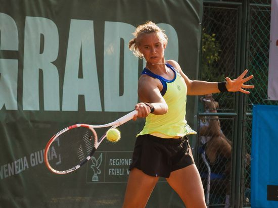 Konzentrierter Durchmarsch: Sina Herrmann spielte in Grado erstmals ein Turnier der 25.000-Dollar-Kategorie - und feierte völlig überraschend ihren ersten großen Sieg auf der ITF-Serie.
