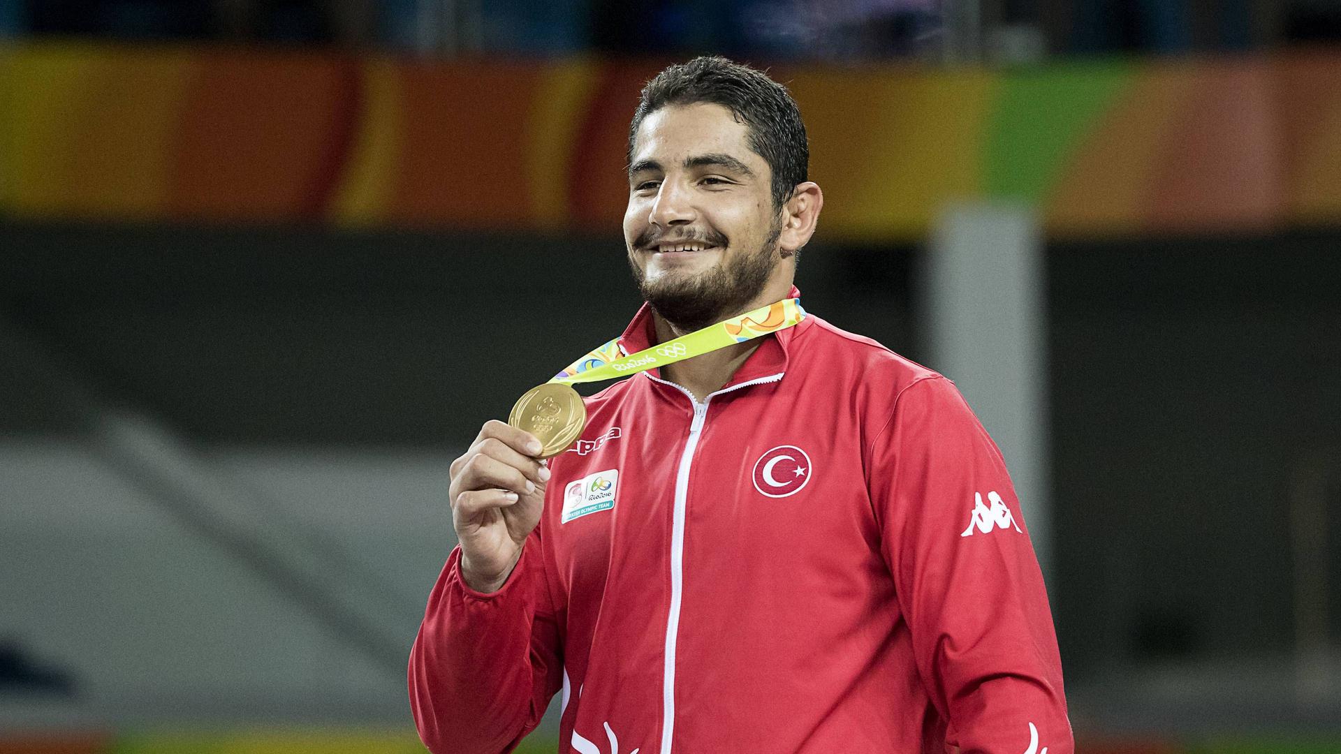 Goldglanz: Bei den Olympischen Spielen 2016 in Rio setzte sich Taha Akgül in der Gewichtsklasse bis 125 Kilo (Freistil) durch.