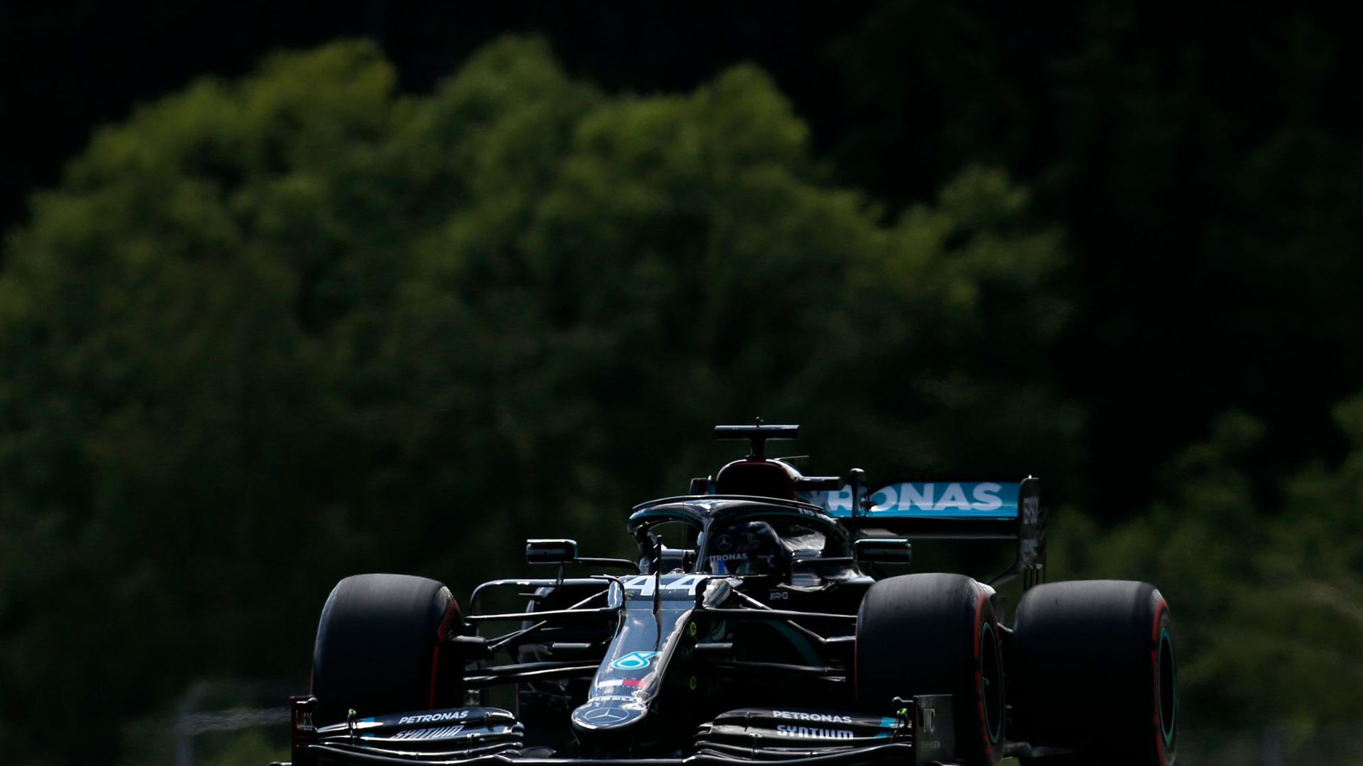 Mercedes-Star Lewis Hamilton wurde vor dem Rennen in Spielberg strafversetzt.
