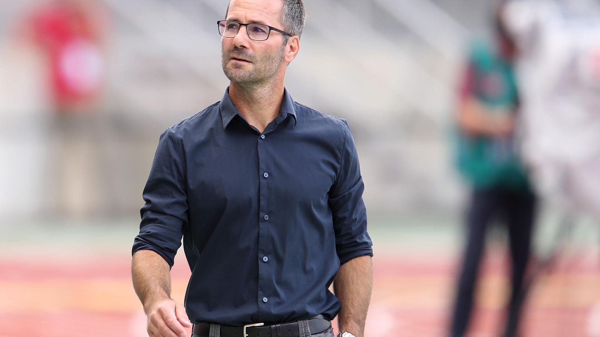 Nürnbergs Trainer Michael Wiesinger will mit seinem Team die Klasse halten.