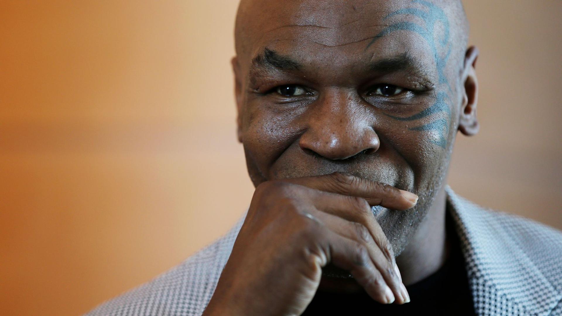 Zieht die Boxhandschuhe wieder an: Mike Tyson.