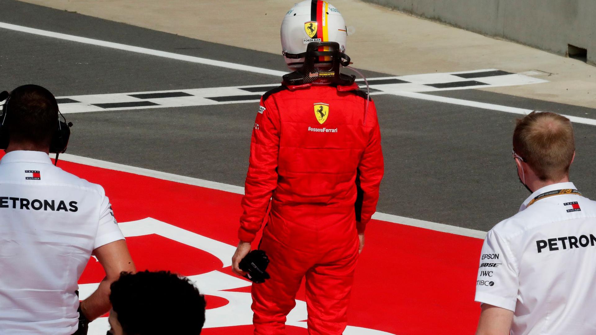Ging auch beim zweiten Silverstone-Rennen leer aus: Ferrari-Pilot Sebastian Vettel (M).