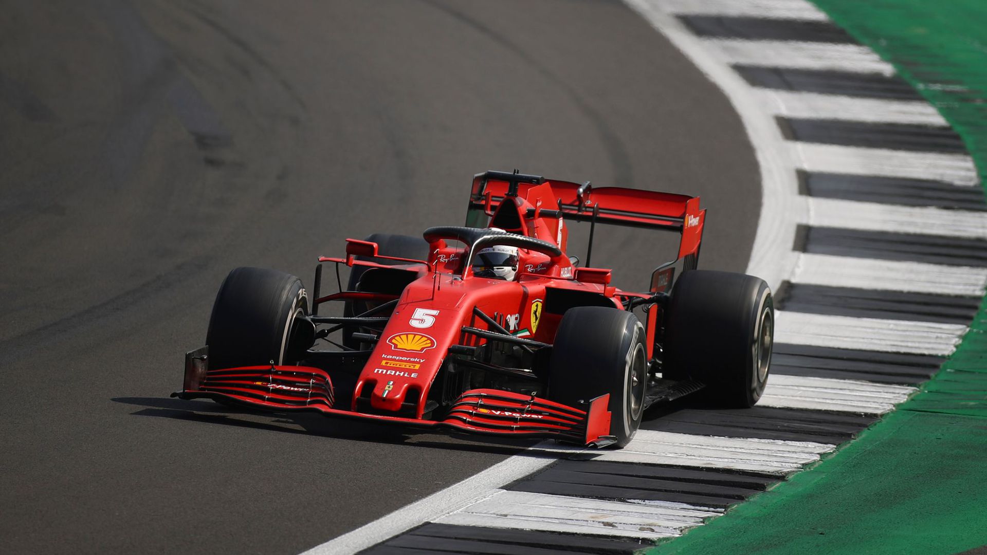 Fährt auch beim Jubiliäums-Grand-Prix mit seinem Ferrari nurmehr hinterher: : Sebastian Vettel.