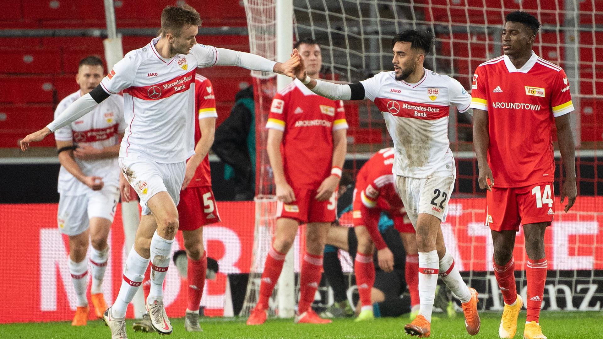 Sasa Kalajdzic (l) bewahrte den VfB Stuttgart vor einer Heimniederlage gegen Union Berlin.