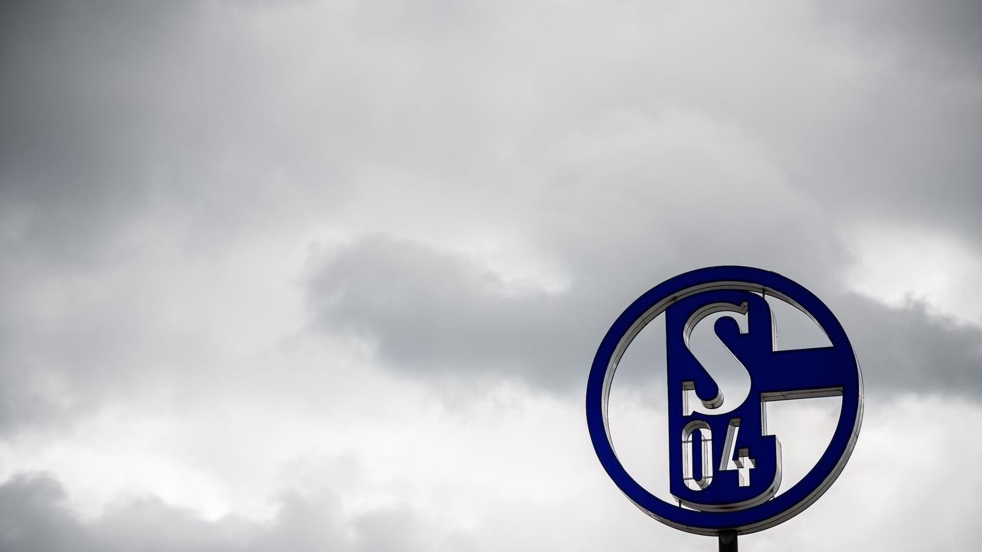 Der FC Schalke 04 gibt beim Sturzflug in die 2. Liga ein Bild des Grauens ab.