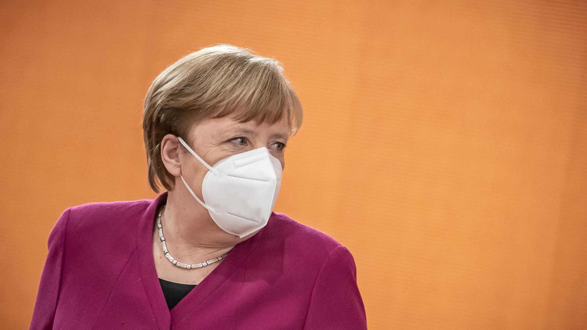 Berät mit Bund und Ländern über mögliche Lockerungen der Corona-Beschränkungen: Bundeskanzlerin Angela Merkel.