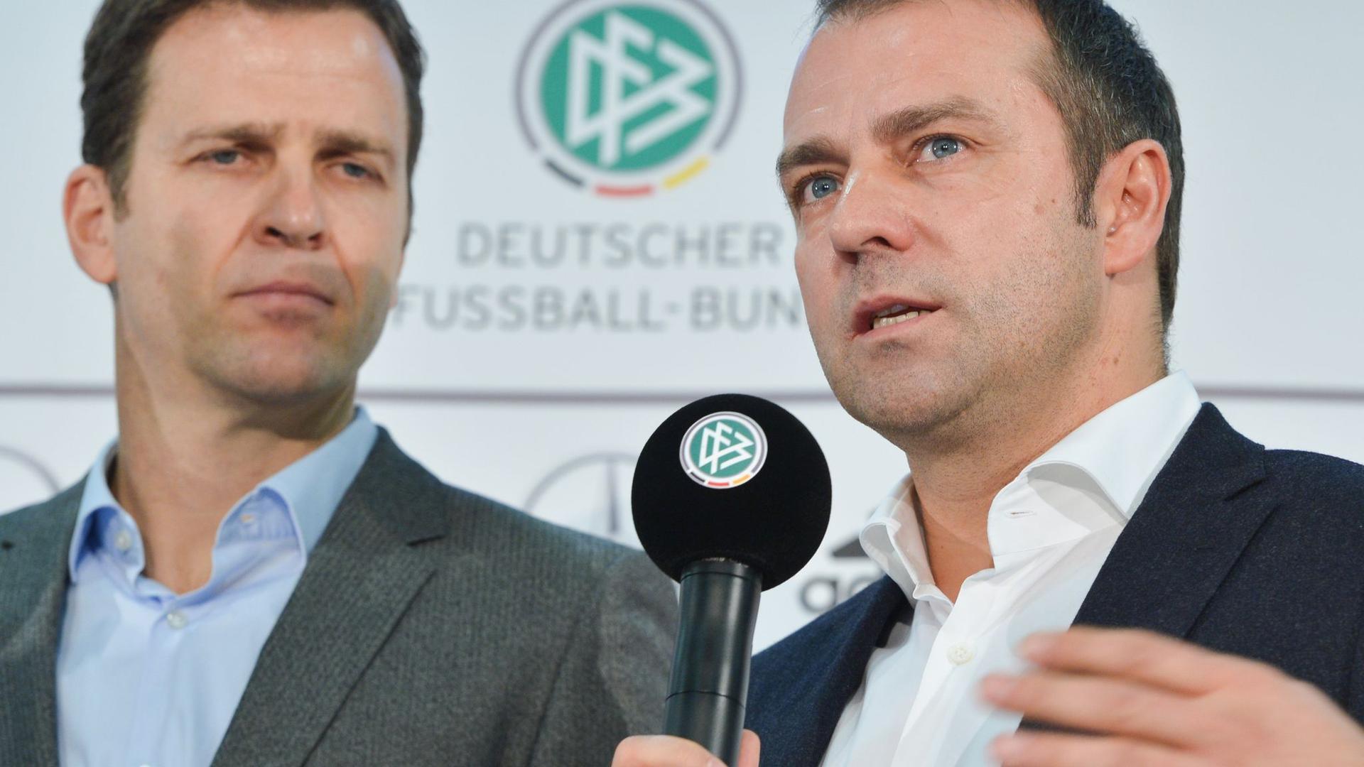 Kennen und schätzen sich: DFB-Direktor Oliver Bierhoff und Trainer Hansi Flick.