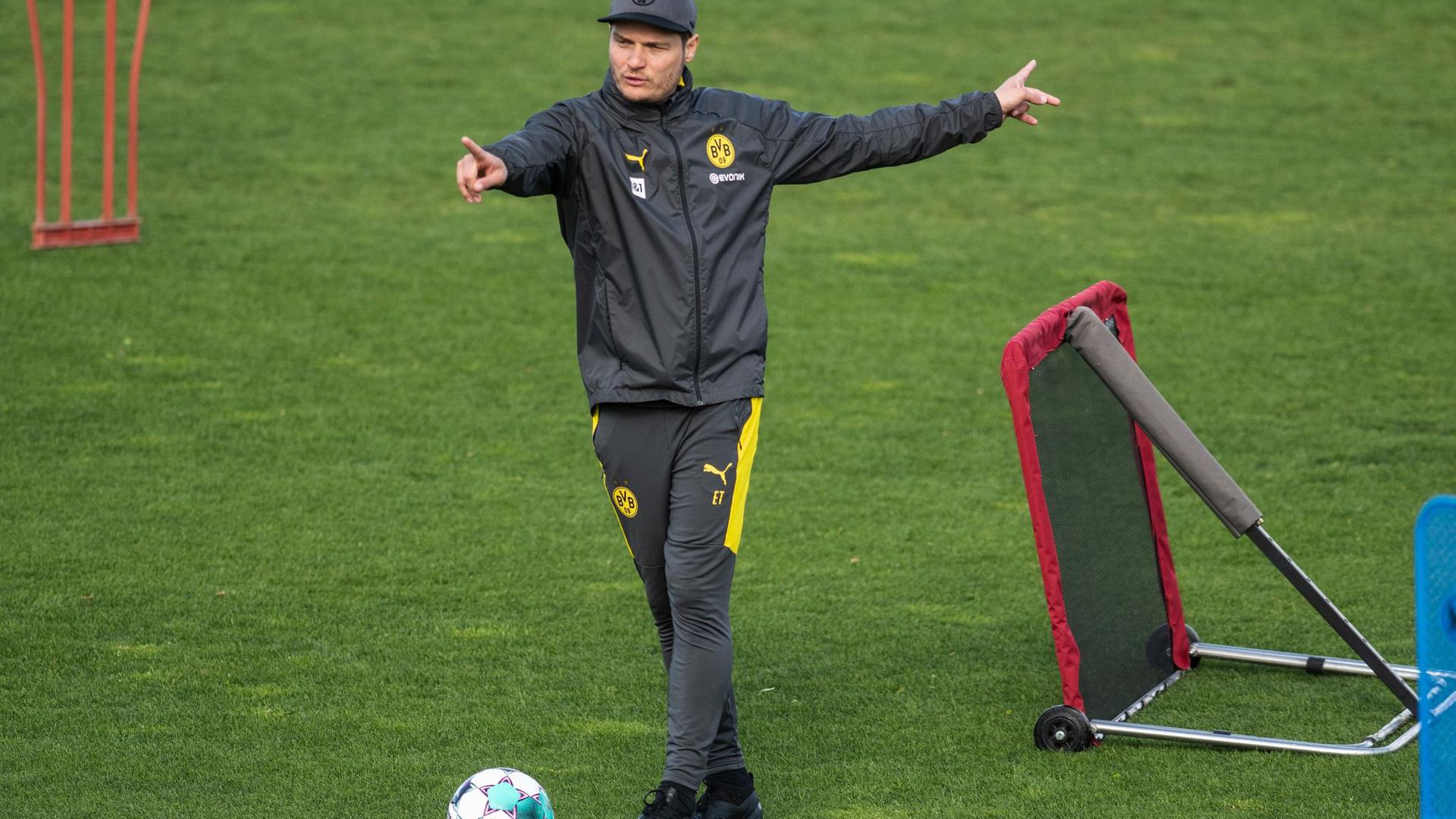 Trainer Edin Terzic bereitet Borussia Dortmund auf den Saison-Endspurt vor.