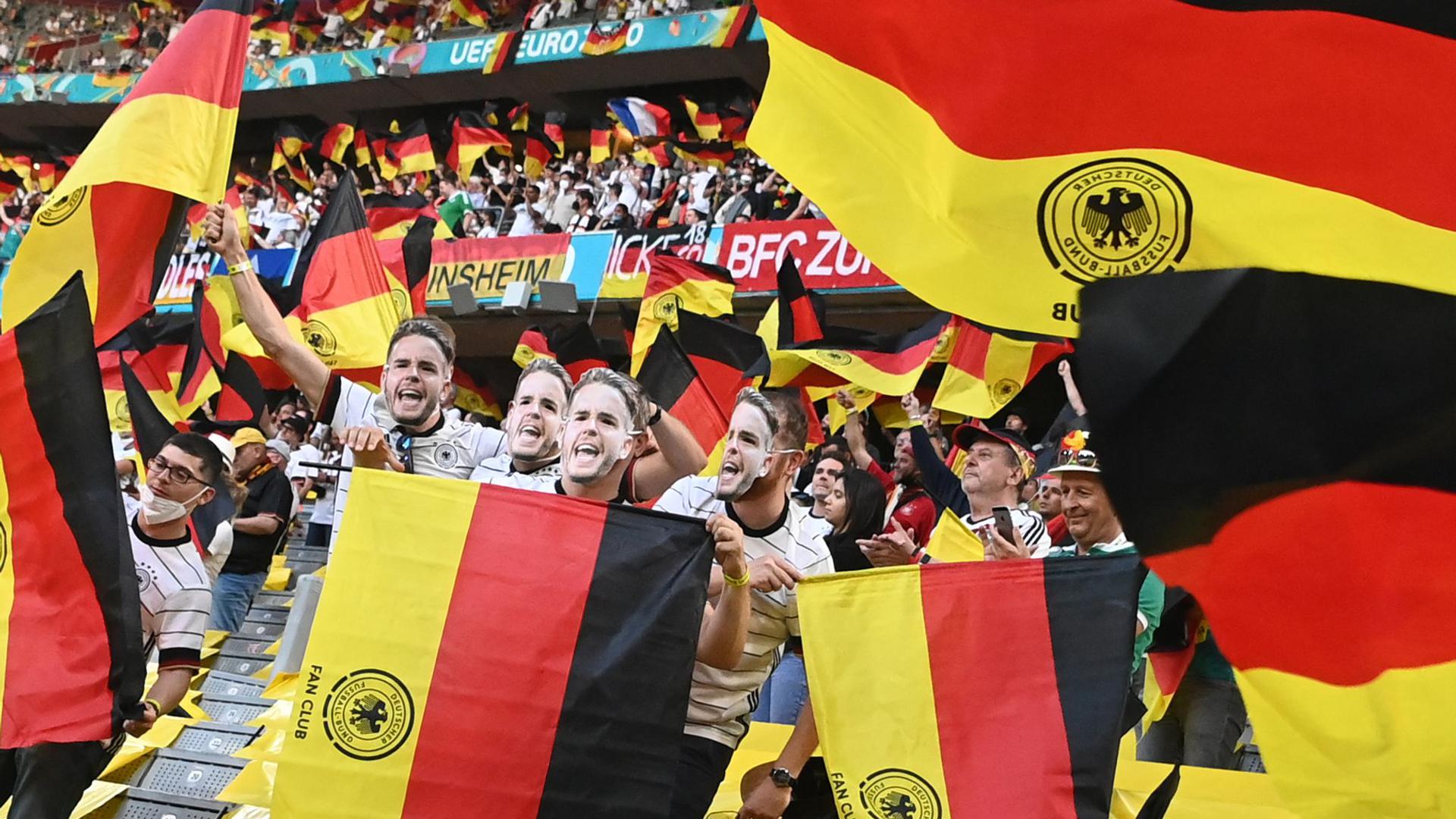 14.500 Fans hatten Karten ergattert, um das EM-Auftaktspiel von Deutschland gegen Frankreich live zu sehen.