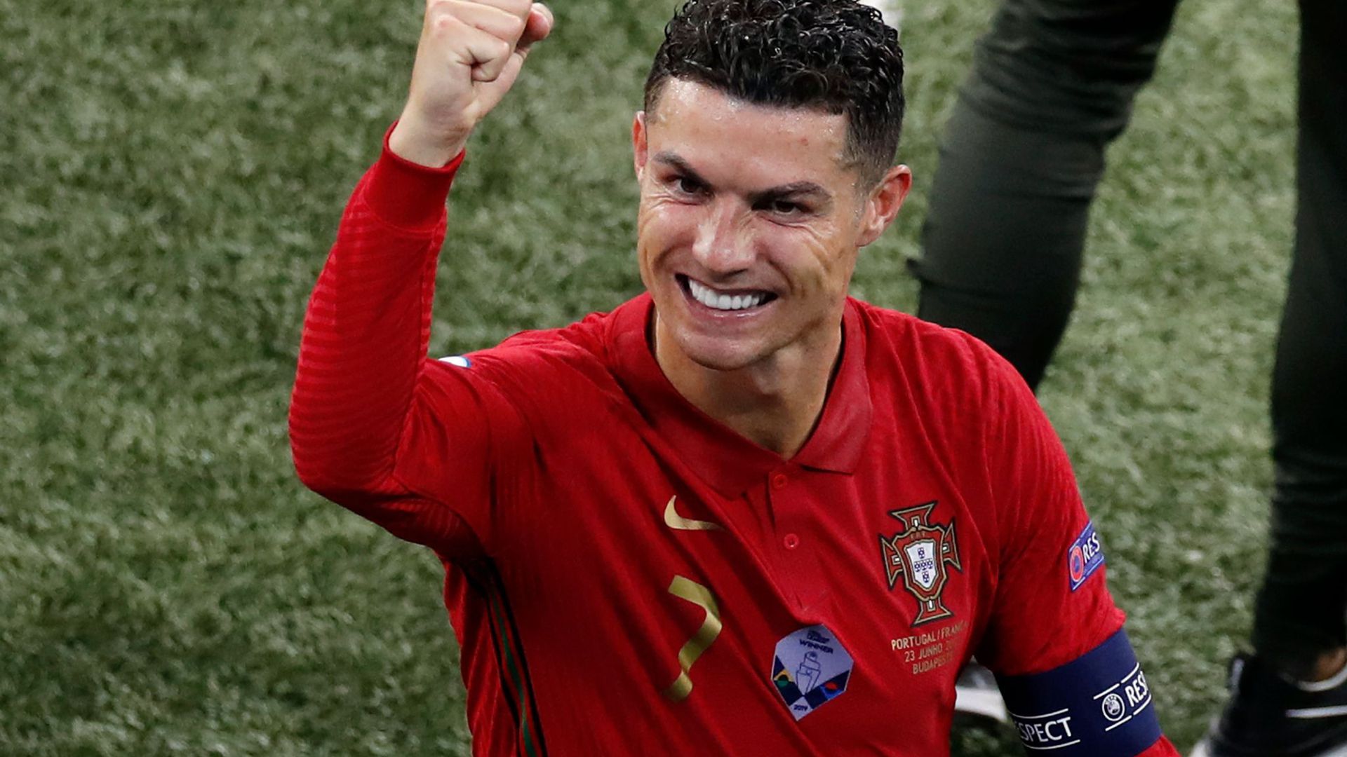 Portugals Cristiano Ronaldo jubelt nach dem Spiel gegen Frankreich.