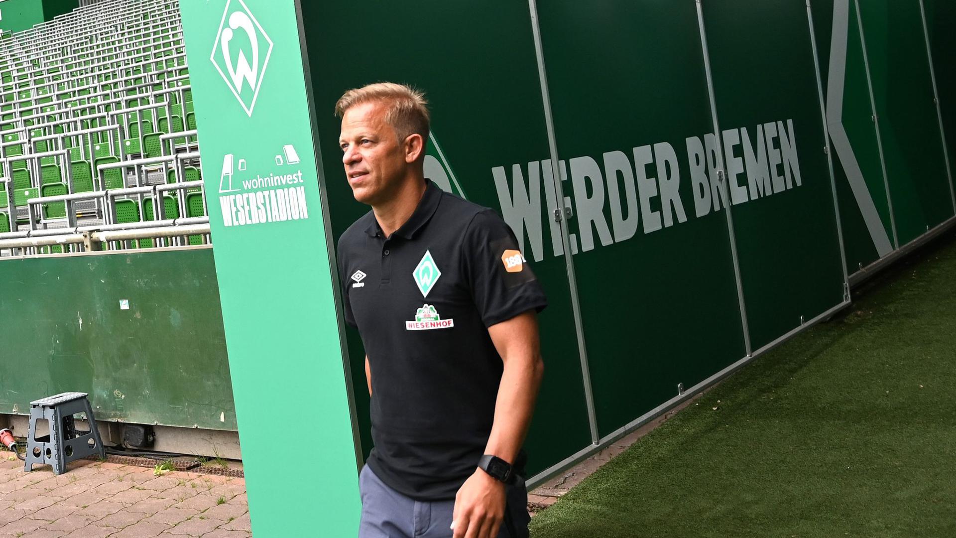 „Wir dürfen das Ziel Wiederaufstieg nicht nach vorne stellen“, sagt der neue Werder-Trainer Markus Anfang.