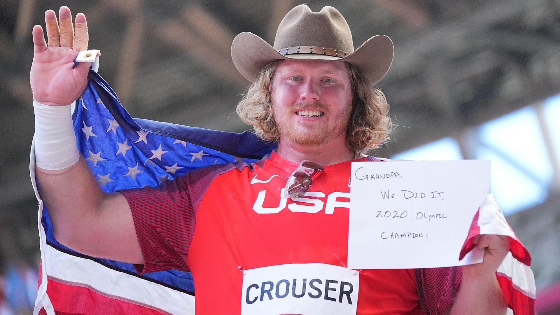 US-Kugelstoßer Ryan Crouser hatte nach dem Olympiasieg auch eine Nachricht an seinen Großvater.