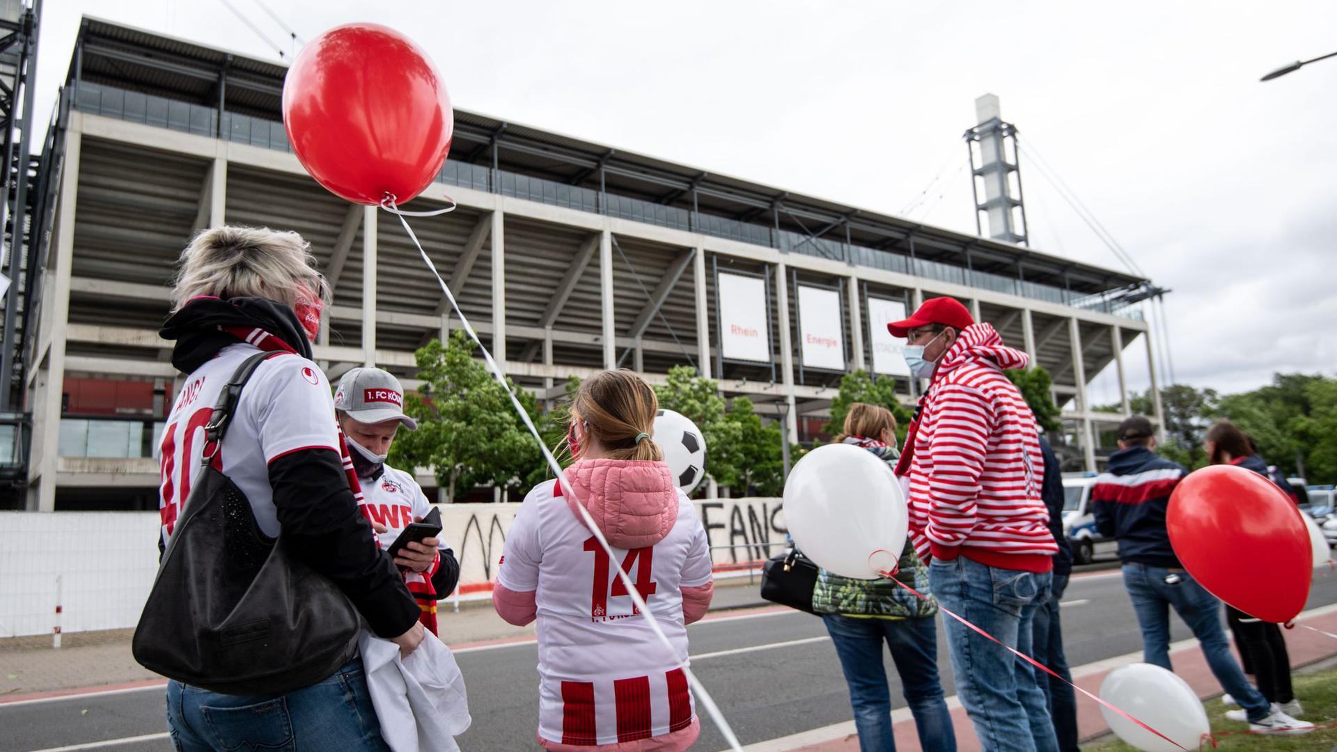 Der 1. FC Köln will nur noch gegen das Coronavirus geimpfte oder genesene Zuschauer ins Stadion lassen.